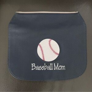 Studio Thirty-one Flap - Navy Pebble with "Baseball Mom" embroidery